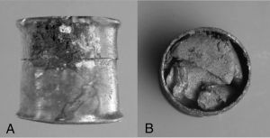 Il tubetto di stagno e le pastiglie di 2.000 anni fa scoperte nel Relitto del Pozzino
