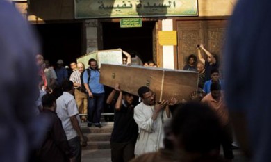 I funerali dei quattro sciiti uccisi al Cairo (foto Ahram Arabic news)