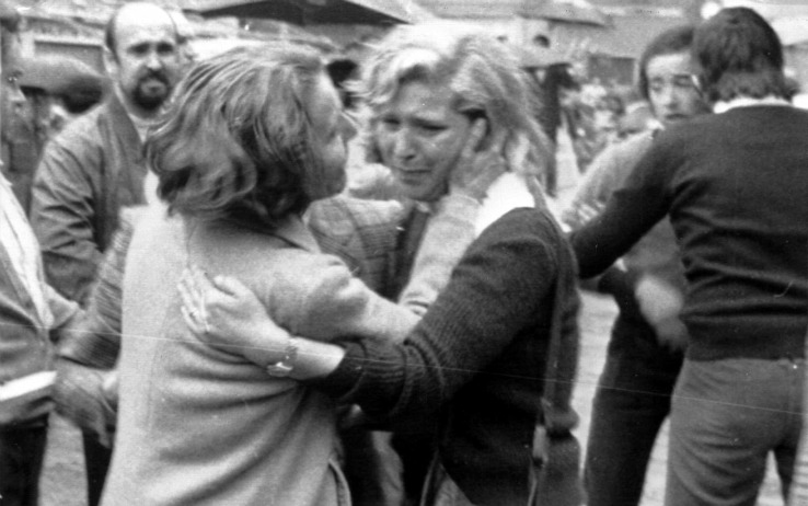 Piazza Loggia il 28 maggio 1974, subito dopo l'esplosione