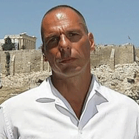 Yanis Varoufakis, 53 anni, è Professore di Economia Politica all'Università di Atene. Da domani sarà il nuovo ministro delle Finanze del governo Tsipras.