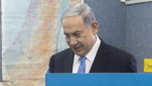 Il primo ministro israeliano Benjamin Netayahu vota a Gerusalemme 