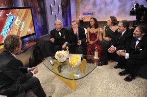 James Horner (ultimo a destra) con l'intero cast di Avatar durante la cerimonia dei Golden Globe