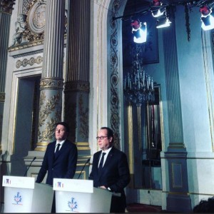 Un momento della conferenza stampa congiunta fra Renzi e Hollande all'Eliseo (foto Instagram - Nomfup)