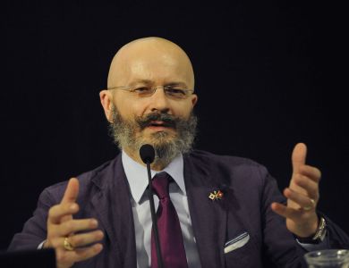 Giannino attacca: “Monti stampella di Berlusconi”