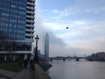 Londra, elicottero si schianta contro grattacielo