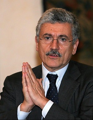 D’Alema, messaggio a Monti: “Basta antipolitica”