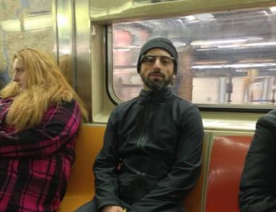 Sergey Brin prova i Google Glass sulla metro di New York