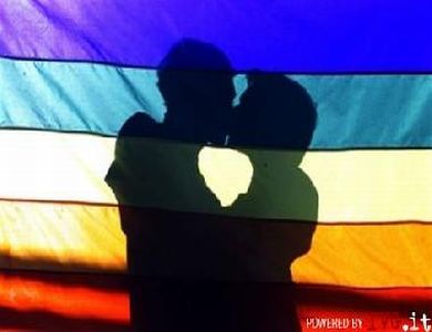 Matrimoni gay: il tema irrompe in campagna elettorale