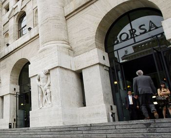 Spread sopra i 290 punti, ma poi frena