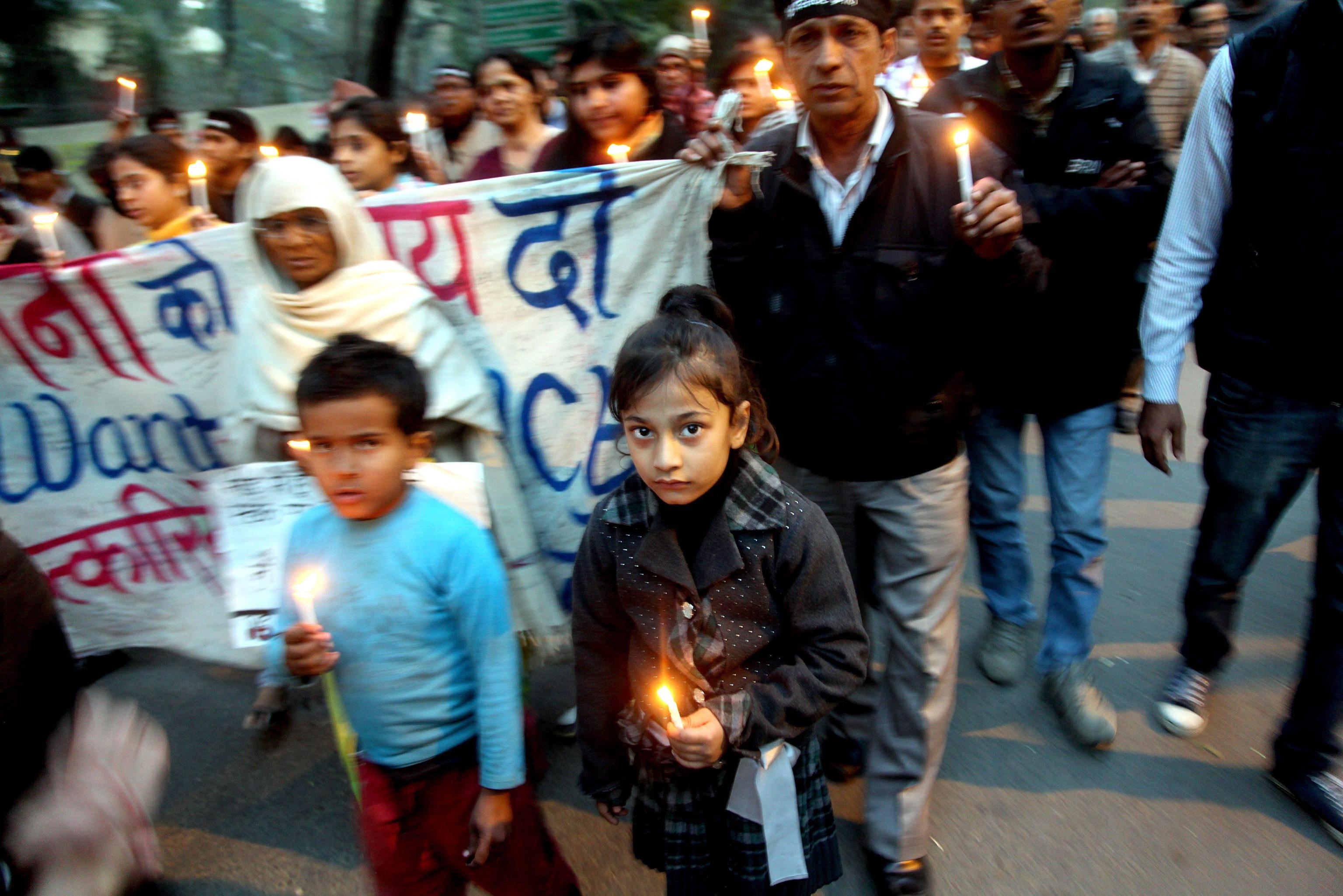 India, sei stupratori a processo: rischiano la pena di morte