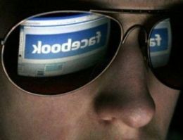 Il profilo falso su Facebook di una tredicenne per ricattare