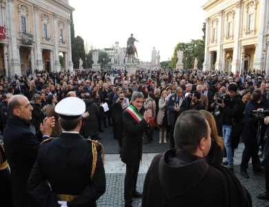 Alemanno in camper corre per il Campidoglio