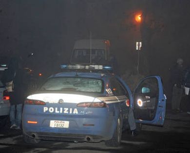 Firenze, stalker incendia il negozio della ex