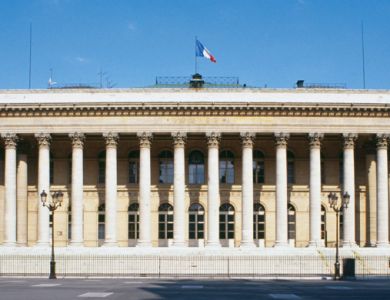 Francia in recessione, Pil a -0,2%