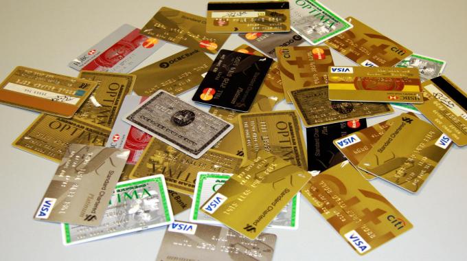 Clonavano carte di credito, quattro arresti