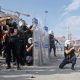Turchia, la polizia sgombera piazza Taksim. Decine di feriti