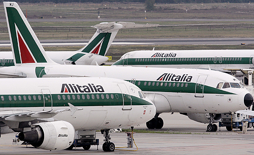 Alitalia, ecco il piano: risparmi e 4.000 esuberi