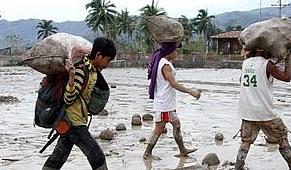 Filippine, dopo il tifone: trovati i primi dispersi italiani