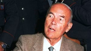 “Priebke sepolto in Sardegna”. Continua la caccia alla tomba