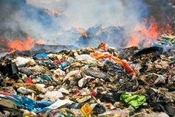 Decreto “Terra dei fuochi”: nasce il reato di combustione dei rifiuti