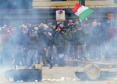 Forconi, continuano le proteste: “Azioni eclatanti se passa fiducia a Letta”