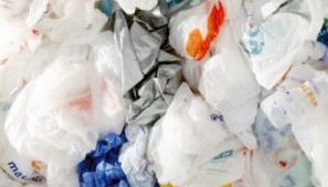 Lotta ai sacchetti di plastica: l’Europa segue l’esempio italiano