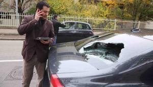 Assalto all’auto di Salvini, denunciate dieci persone del collettivo Hobo