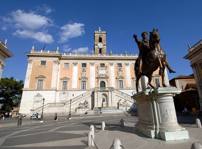 Romanzo criminale a Roma, indagato anche Alemanno