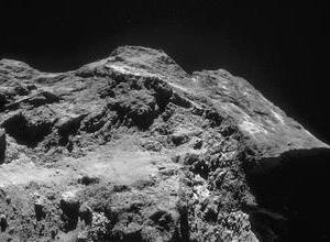 “Calda” e avvolta da polveri organiche, ecco la cometa di Rosetta