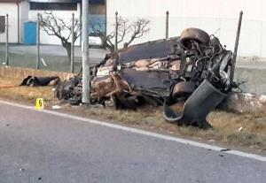 Treviso, assaltano bancomat e scappano: due rapinatori morti