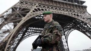 Francia, i terroristi di Parigi avevano almeno sei complici