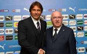 Antonio Conte a Tavecchio: «Rimango sulla panchina dell’Italia»