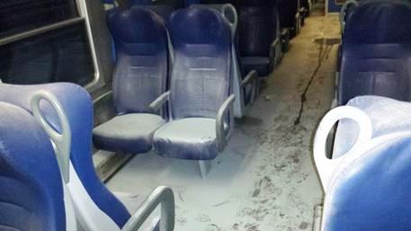 Ancora teppisti sui treni: svuotati estintori sui sedili