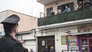 Funerali per la strage di Miano. Sparatoria nella notte ad Afragola