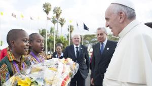 Papa Francesco in Kenya: «Il dialogo religioso è una sfida, non un lusso»