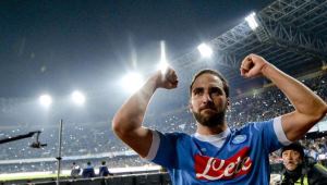 Il Napoli batte l’Inter e dopo 25 anni è di nuovo in testa