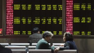 Cina svaluta lo yuan, crollano le Borse. Pesa la tensione in Nord Corea