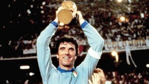 Dino Zoff: «Juve leggermente favorita, ma occhio al Napoli»