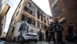 Brucia un appartamento nel centro di Roma: un morto