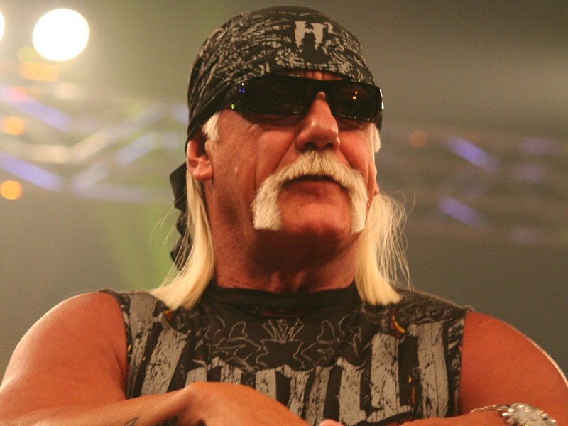 Hulk Hogan, 63 anni, è il wrestler più noto nel mondo. Si è schierato con Trump anche per l'amicizia che lega l'imprenditore newyorkese a Vince McMahon, proprietario della Wwe (World Wrestling Entertainment).