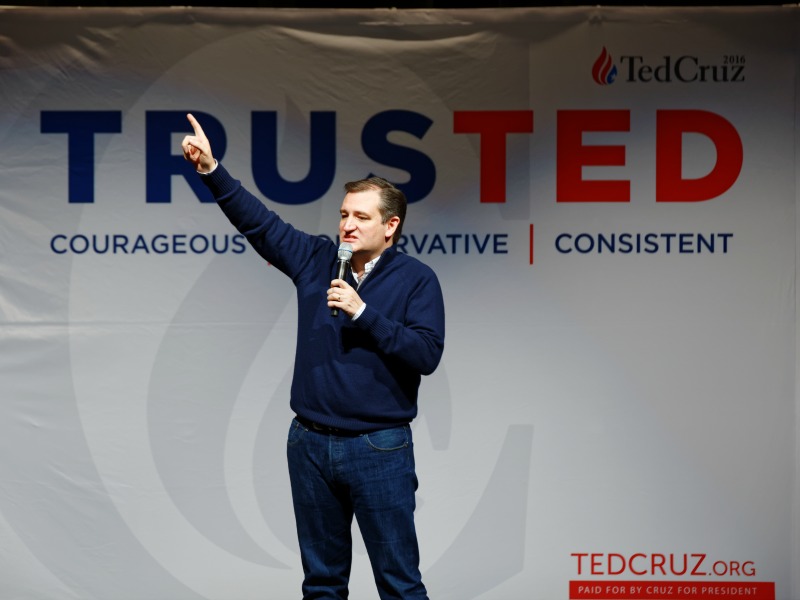 Lo stesso ha fatto a settembre Ted Cruz, rivale di Trump alle primarie repubblicane. Anche se inizialmente Cruz aveva negato il suo endorsement provocando una spaccatura all'interno dei repubblicani. FLICKR