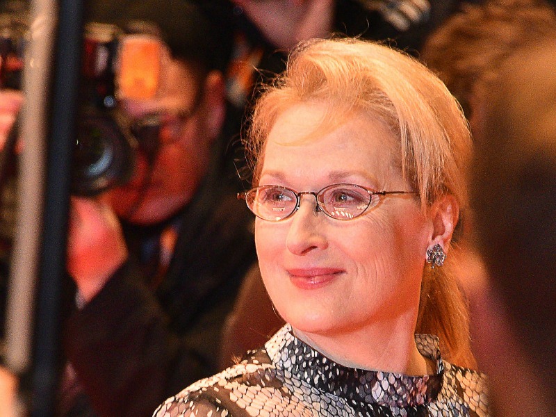 L'attrice tre volte premio Oscar Meryl Streep è capofila nel sostegno a Hillary Clinton. "Sarei lusingata di interpretarla in un film".