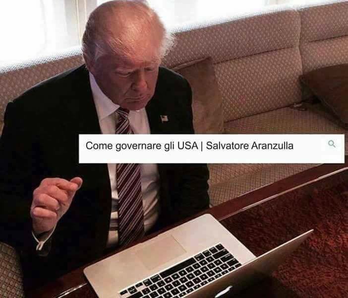 Primo giorno di lavoro per Trump. Il nuovo Presidente cerca su Google qualche suggerimento.