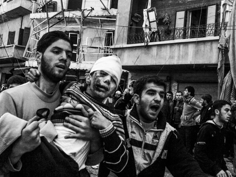 Caos ad Aleppo, continua la fuga dei civili  Diplomazie e osservatori ONU al lavoro
