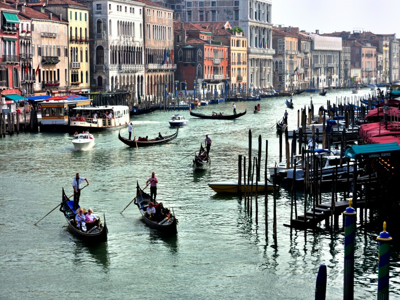 Numero chiuso a Venezia: la ricetta del governatore Zaia contro il turismo-veleno