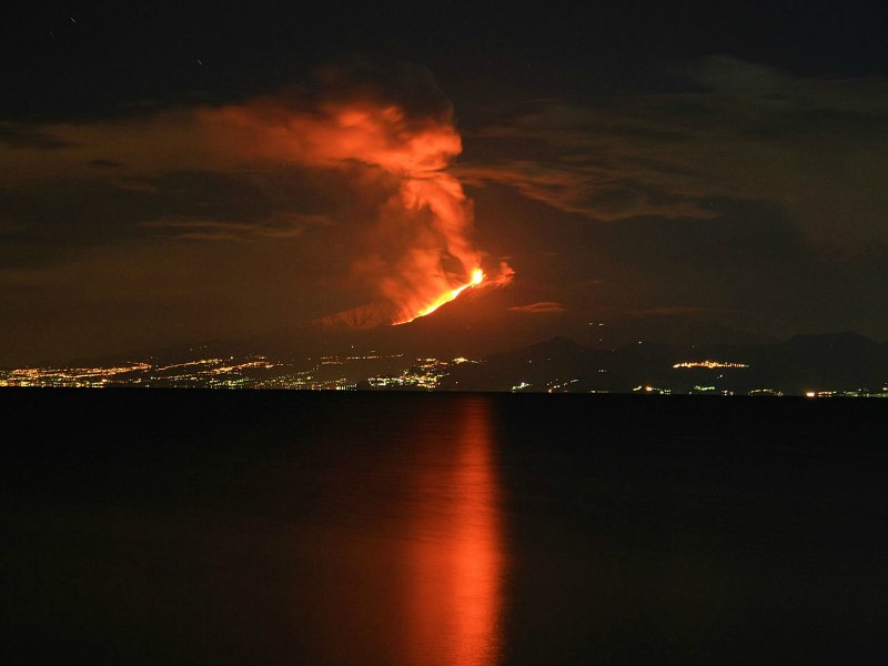 Il risveglio dell’Etna  il vulcano più alto d’Europa