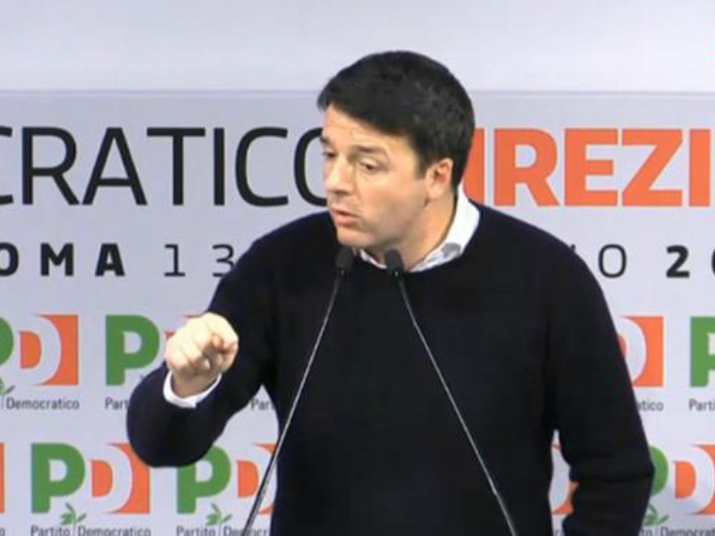 Pd, via libera al Congresso anticipato. Renzi: «No al ricatto della scissione»
