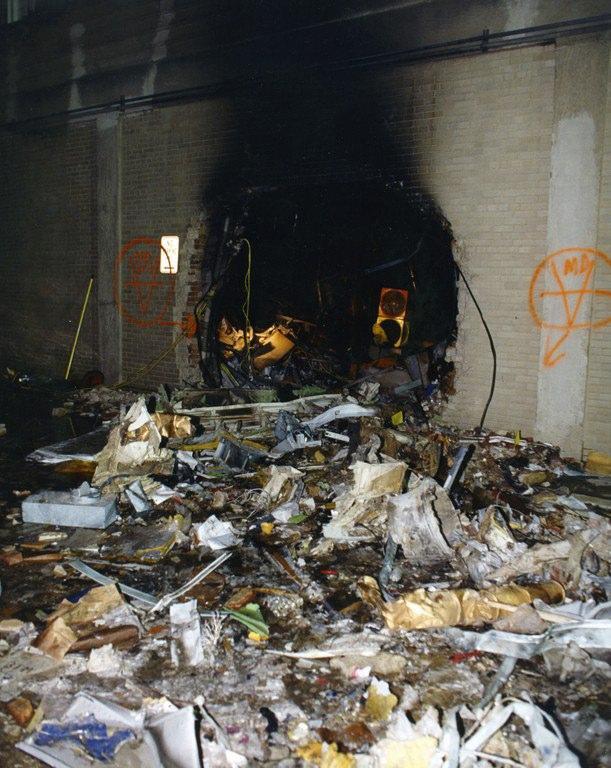 Nell'impatto morirono 189 persone: i 64 passeggeri dell'aereo (inclusi i cinque terroristi) e altri 125  all'interno del Pentagono