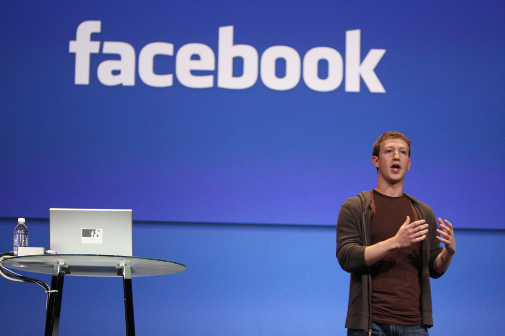 Dati rubati, Zuckerberg ammette la colpa «Abbiamo la responsabilità di proteggere i vostri dati»