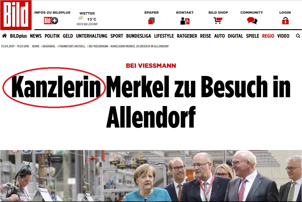 La cancelliera Merkel, nel giorno della sua nomina, ha fatto modificare la pagina web e Bundeskanzler è diventato Bundeskanzlerin. Si è trattato dunque di un adeguamento a una nuova realtà avvenuto rapidamente, in quanto Merkel rappresentava la prima donna con la funzione di Cancelliera